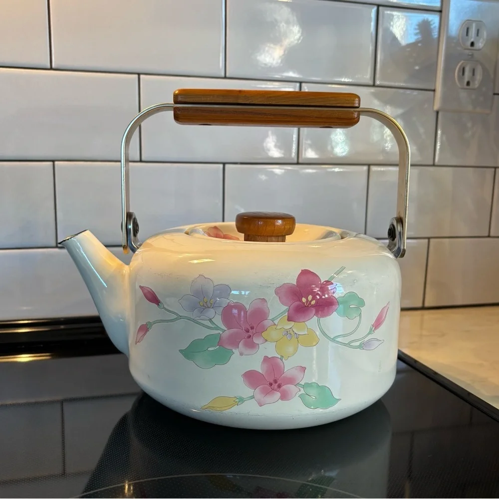 Vintage Enamel Metal Floral White Tea Kettle Wooden Handle Cottage Country Gram - Picture 1 of 9